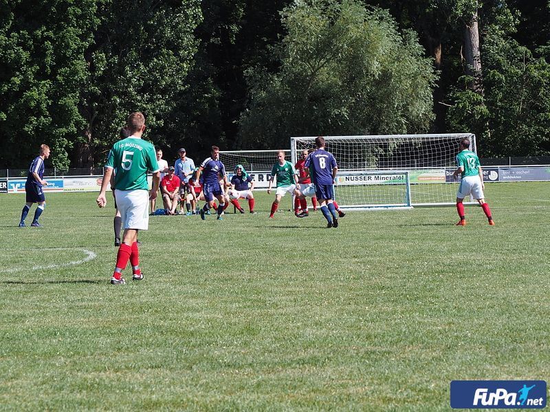 Spieler auf dem Fußballplatz