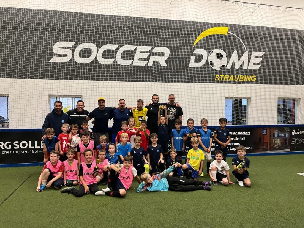 Unsere G-, und F-Junioren im Soccerdome Straubing