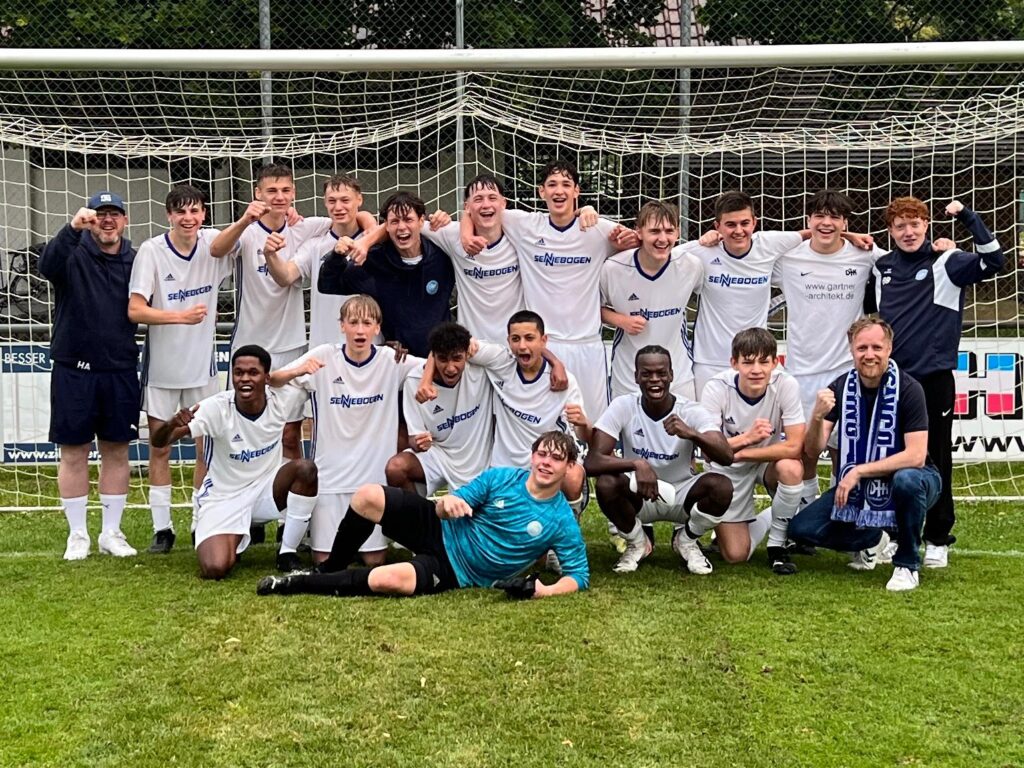 B-Jugend 2024 Teamfoto nach Sieg zum Aufstieg in die BOL