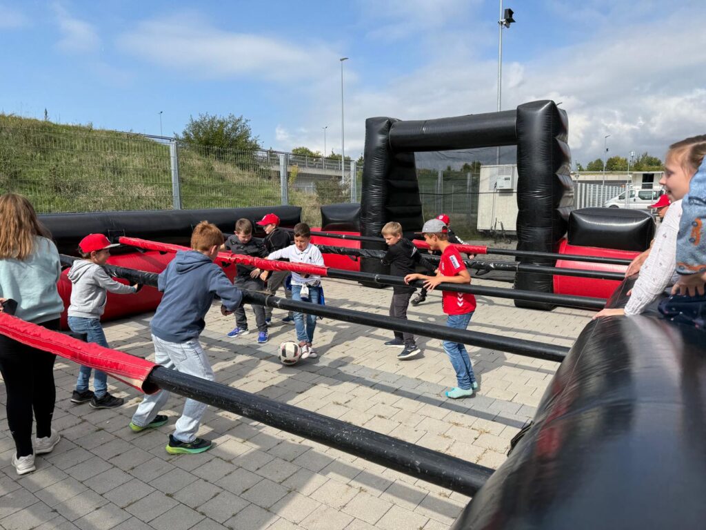 Real Live Kickern der F-Jugend am Jahn Regensburg Stadion