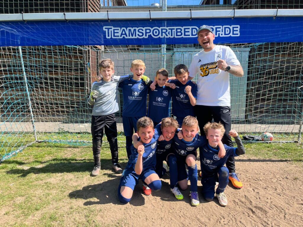 F1 Mannschaftsfoto nach Spiel gegen SV Feldkirchen