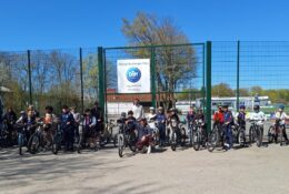 D/E-Jugend mit Bikes vor DJK Straubing