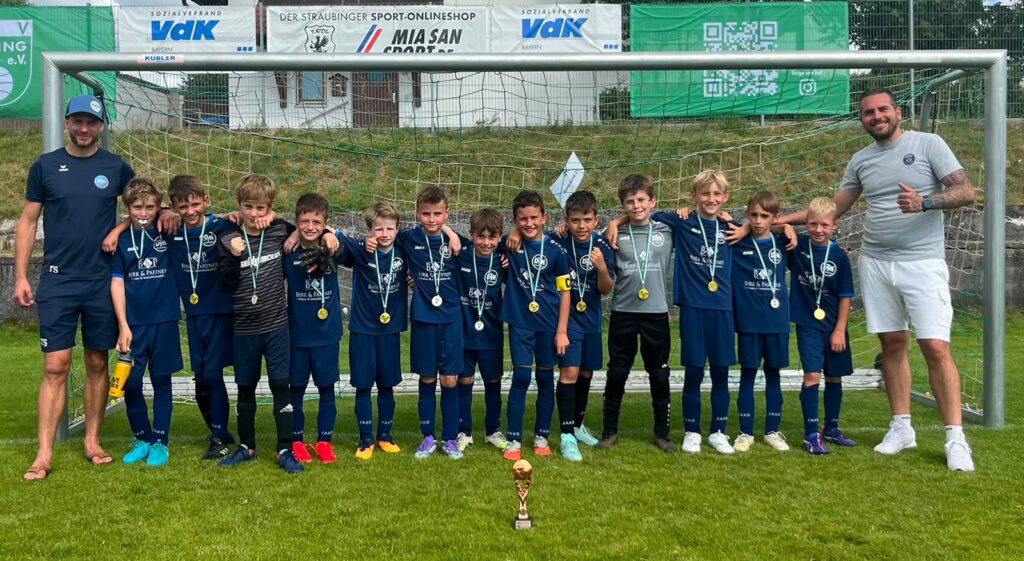 Mannschaftsfoto der F1 der DJK Straubing beim Turnier vom RSV Ittling.